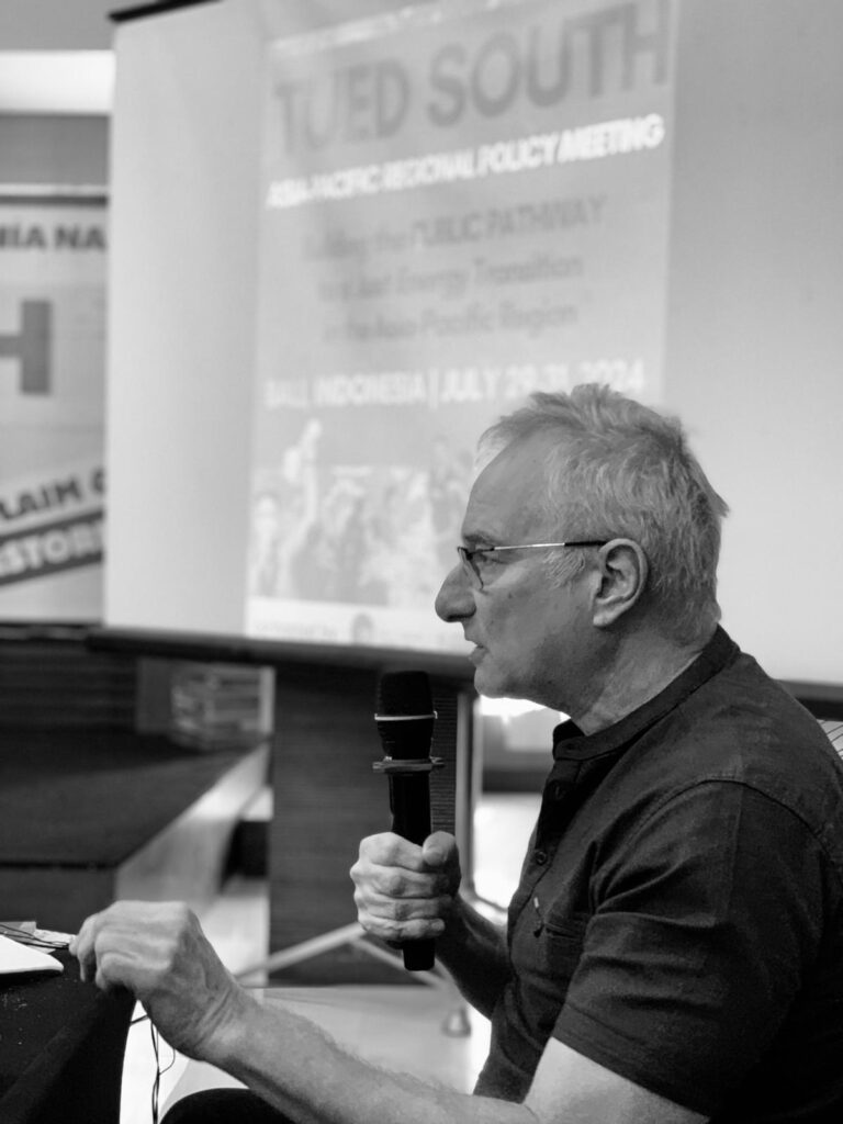 Sean Sweeney: “Politika neoliberalen menpeko trantsizio energetikoa ez da eraginkorra, eta sozialki atzerakoia da”