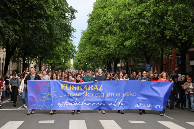 Euskaraz lan egiteko eta bizitzeko eskubidea aldarri Bilboko kaleetan