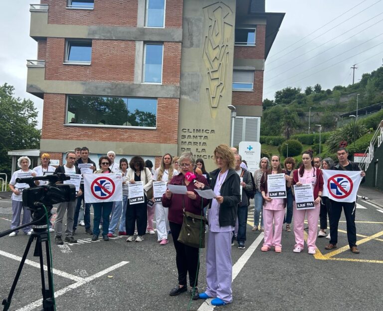 LABek eta ELAk Asuncion Klinikako langileentzat bermeak eta Tolosalderako benetako osasun publikoa exijitzen dituzte