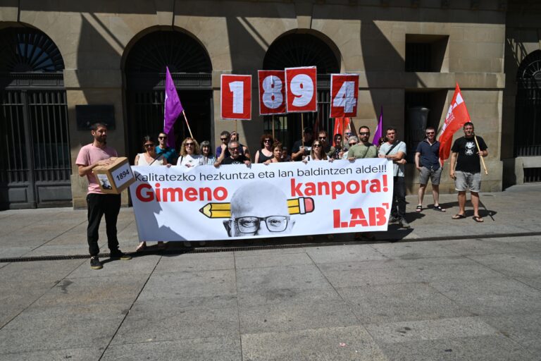 Registramos el apoyo masivo de la comunidad educativa a la petición de cese del consejero Gimeno