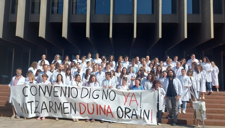 Navarrabiomedeko langileek aurrekontu-bermeak eskatu dituzte euren hitzarmen kolektiborako