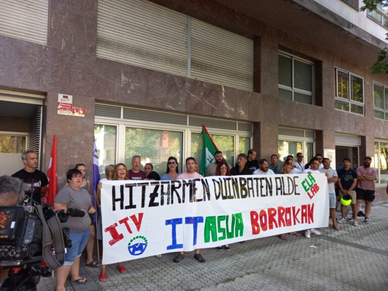 Ante la falta de voluntad de negociación de la empresa, la huelga indefinida sigue adelante en el servicio ITV de Bergara y Zarautz