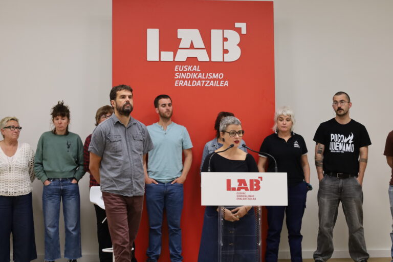 Euskal Herriko pertsona guztientzako eskubide guztien aldeko konpromisoan berresten gara