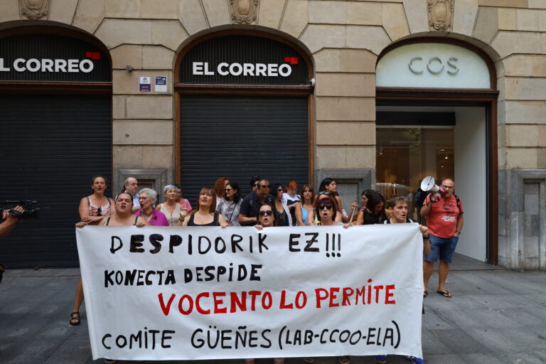Las trabajadoras de Konecta BTO reclaman la readmisión de sus 13 compañeras despedidas