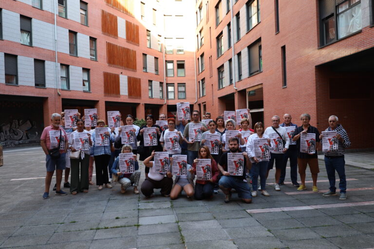 Vecinos y vecinas de ‘Los Ochos’ de Erandio y el sindicato LAB llaman una manifestación para el 24 de septiembre y anuncian que están dispuestas a defender sus hogares