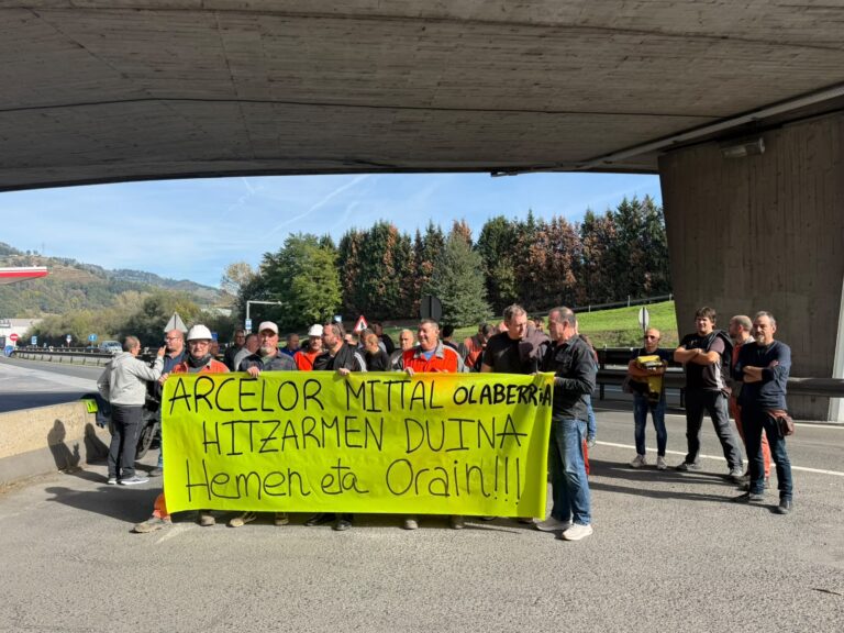 Olaberriako Arcelor Mittalen negoziazio esparru propioa errespetatzeko eskatzen diogu zuzendaritzari