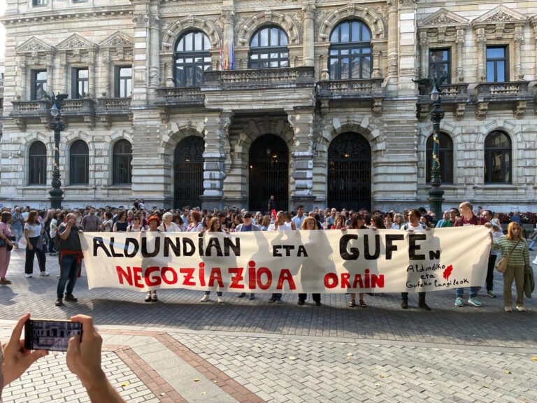 Lanuzteak egingo dituzte Bizkaiko Foru Aldundiko eta GUFEko langileek urriaren 21ean, benetako negoziazioa eskatzeko